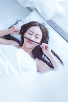 办公室校长与校花小说